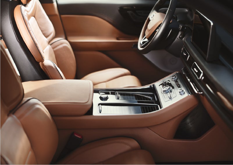 A 2023 Lincoln Aviator® Black Label model is shown in the Flight interior theme | George Ballentine Lincoln in Greenwood SC